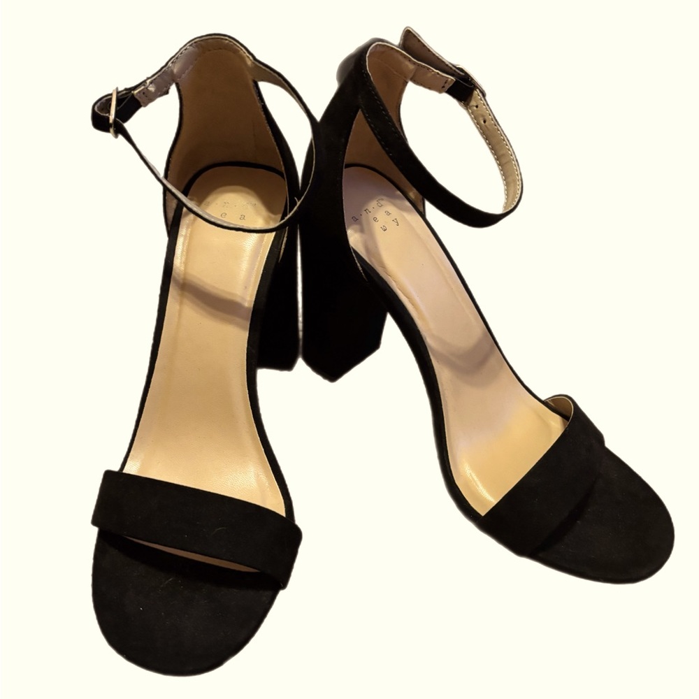 Women Black Strapped Sandals